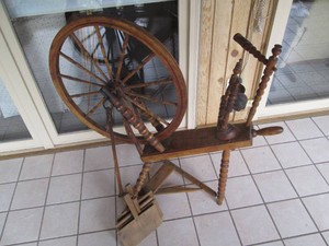 Vintage wood spinning wheel with all pieces shown