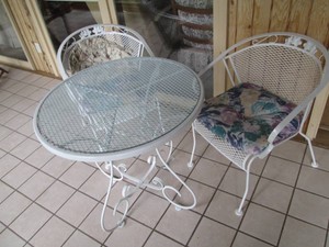 3pc Decorative Metal grate style patio bistro table and chair set
