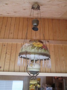 Vintage Victorian style hanging chain Kerosene-oil parlor lamp