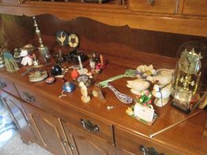 Wide selection of vintage home decor, personal care supplies and tabletop collectibles