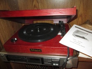 Classical 3-speed turntable with pc encoding, Vintage Realistic STA-112 digital synthesized AMFM Stereo Receiver and 2-speaker