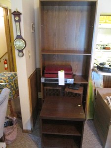 Laminate wood tone multi-tier bookshelf approx 28x10x71in