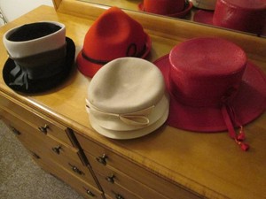Collection of assorted Vintage hats