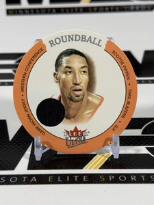 Scottie Pippen Game-Worn Jersey Relic 2003-04 Fleer Ultra Roundball #D-SP Basketball Card