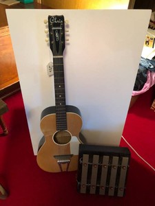 Adjustomatic Ohio model no 124 guitar and multi-plate dinner chime from railroad dinner cars
