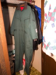 Mens jackets and coveralls, size L