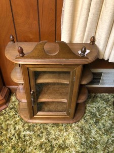 Wall curio cabinet