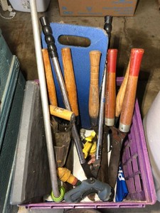 Plastic tote with sprinkler and