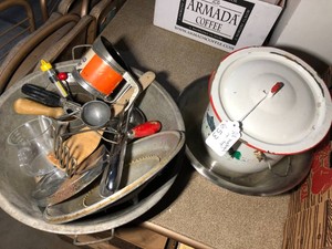 Metal dish pans, trays and kitchen ware