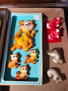 Cat wall decorations and salt and pepper shakers