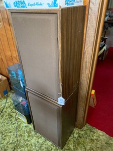 (2) Speakers