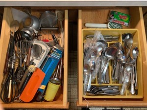 Silverware and kitchen utensils all in 2 drawers