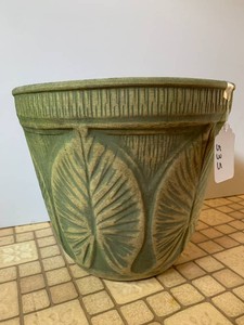 Roseville planter