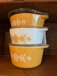 Pyrex casseroles (3)