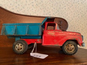Tonka dump truck toy