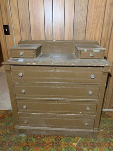 Painted vintage dresser LOCATED IN BASEMENT