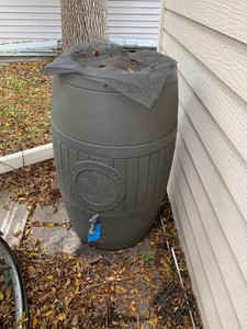 Spruce Creek plastic rain barrel