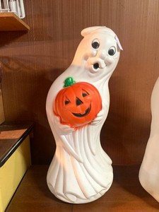 Blow mold ghost with pumpkin