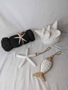 Coastal Beach Dcor Lot  Conch Shell, Starfish, Fish & Decorative Net