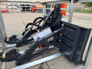 SKID STEER 3 POINT HITCH ADAPTER PHA-15-02C