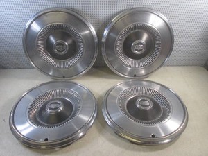 (BS) Set of 4 1970s Ford Torino Montego Maverick Comet 14 Hubcaps