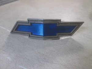 (D-3) Vintage Chevrolet Blue Bowtie Grill Emblem #3941245