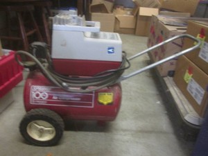 (CS) Thomas Sprayit 100 PSI 34 HP Oilless Air Compressor - Powers On and Runs  No Further Testing
