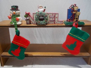 Holiday Shelf Display Lot with NOEL Sign and Stockings