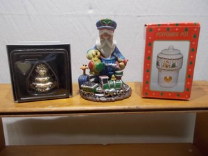 Vintage Santa Claus Figurine, Potpourri Pot Warmer & Golden Bell Ornament Set