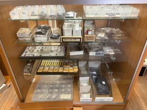 African Trade Beads, Stone Points & Craft Components Mixed Lot