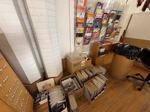 Mixed Lot of Vintage Magazines, Art Books & Jewelry Craft Publications