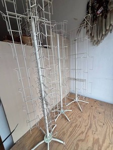 Freestanding Rotating Wire Magazine Display Racks