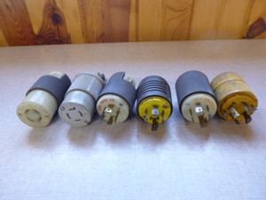 6 Twist-Lock Electrical Plugs