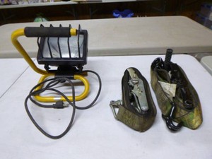 Shop Light and Ratchet Straps