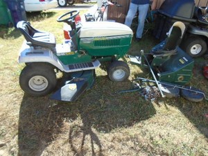 Power Kraft 18 hp 46� automatic garden tarctor with snow blower, weights & chains. Tested & works. As shown.