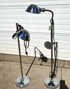MSRP $350 2 Vintage Nightingale Cool Touch Chrome Gooseneck Telescoping Industrial Medical Exam Light Lamp - Both Have Age Related Wear Super Chic For Your Industrial Look Reading Light Or Mechanics Garage Both Work