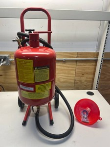 $120 Grip On Abrasive Pressure Blaster, 20-LB Capacity, #98030