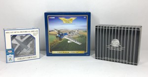 Corgi Aviation Archive P-51D Mustang Petie 2nd & Die-Cast Military Aircraft