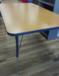 RECTANGULAR HEIGHT ADJUSTABLE TABLE