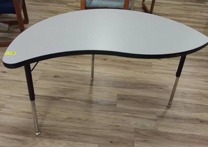 SMALL WAVE SHAPED TABLE
