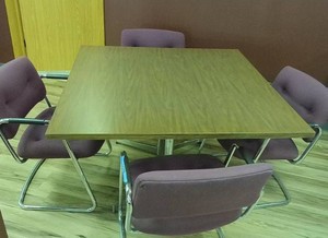 SQUARE TABLE WITH 4 OFFICE CHAIRS