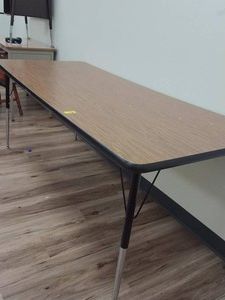 HEIGHT ADJUSTABLE TABLE
