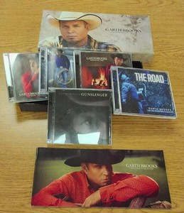 GARTH BROOKS THE ULTIMATE COLLECTION.