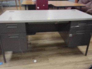 VERY NICE METAL DESK