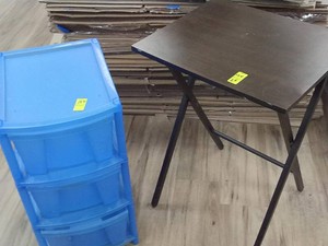 PLASTIC BLUE CUBBYCONTAINER AND TV DINNER TRAY
