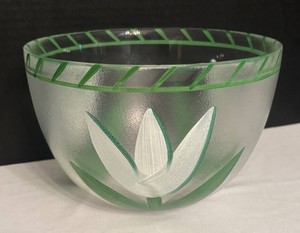 DR - Kosta Boda Tulipa Art Glass Bowl Designed by Ulrica Hydman-Vallien