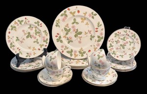 LR - Vintage Wedgwood Wild Strawberry Service for Four