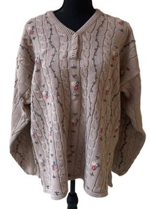 UC1 - Vintage New Woolrich Cable Knit Floral Embroidered Cardigan Sweater Size L