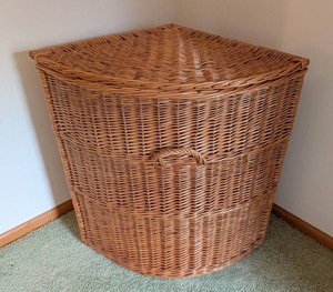 UB - Laundry Basket - Wicker Corner Hamper
