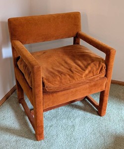 UB - Vintage Armchair - Bernhardt Flair Division